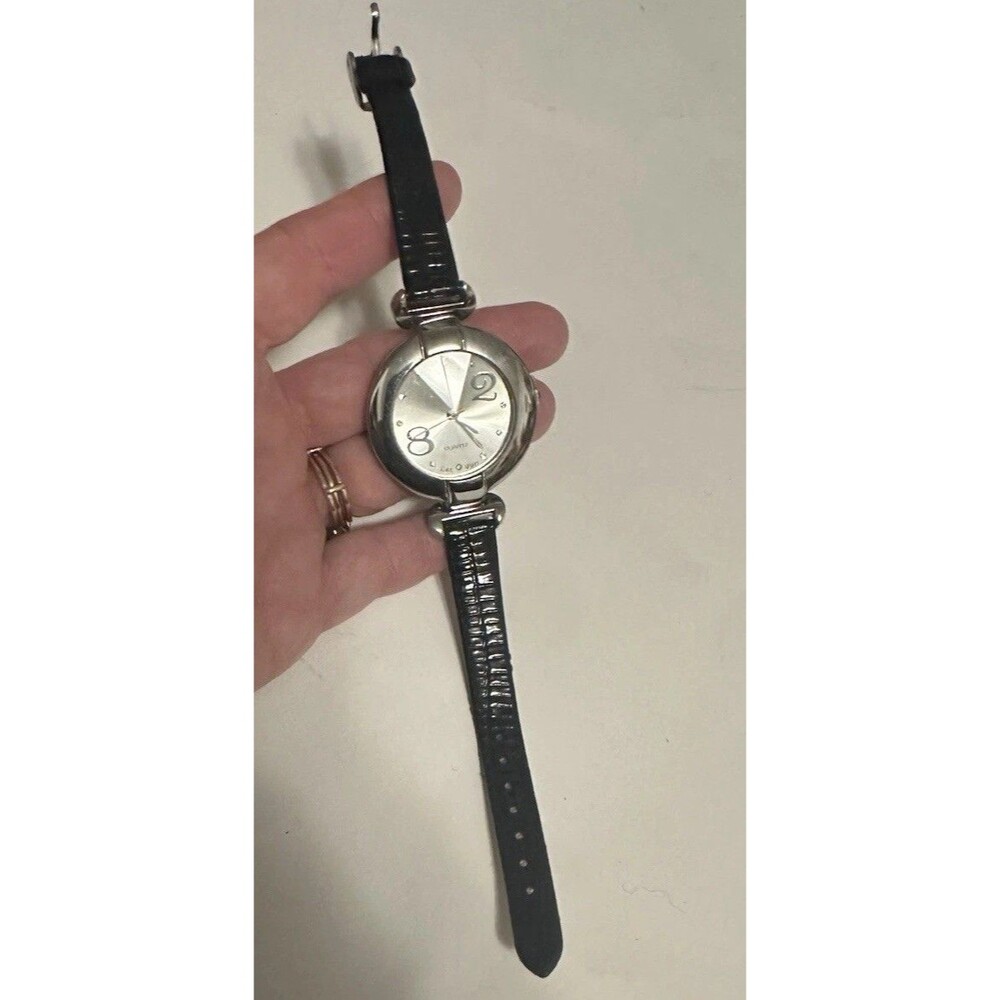 Vintage Unique Women’s Lax Pari Wrist Watch